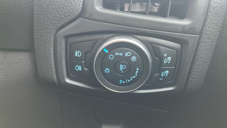 Ford Focus 1.0 EcoBoost 125 Titanium 5dr Petrol Hatchback